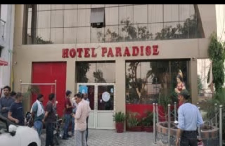 यहां मंडी चौकी के पास  होटल में चल रहा था सेक्स रैकेट  डेढ़ दर्ज़न गिरफ्त में