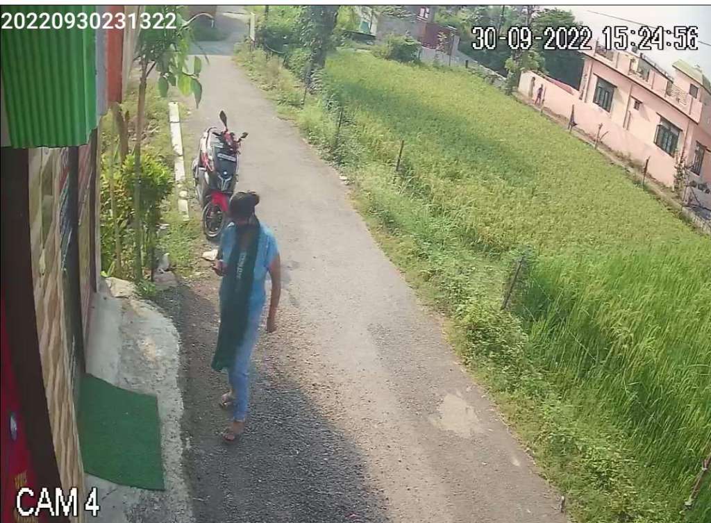 मोटाहल्दू: सावधान! क्षेत्र में संदिग्ध महिला का आतंक घर के अंदर से बच्चे को चुराने की कोशिश